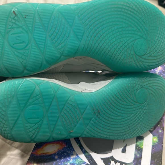 Men’s Puma Lamello Ball 1 low basketball shoe - Picture 6 of 6